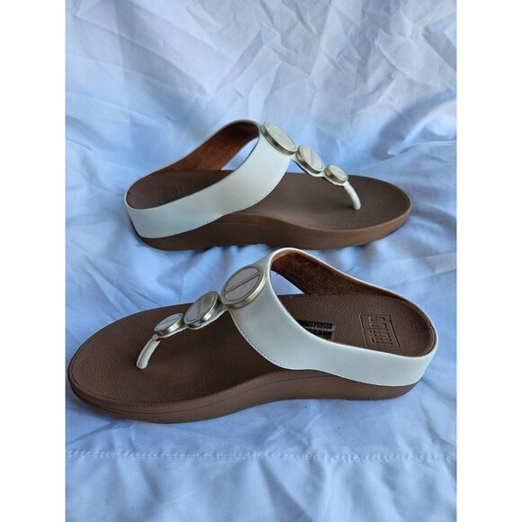 FitFlop Halo Metallic Trim Circle Toe-Post Leather Cream US 9 EUR 41 NIB - Picture 1 of 11